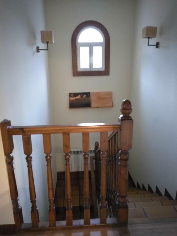 Villa La Majada De Alameda Alameda del Valle Esterno foto